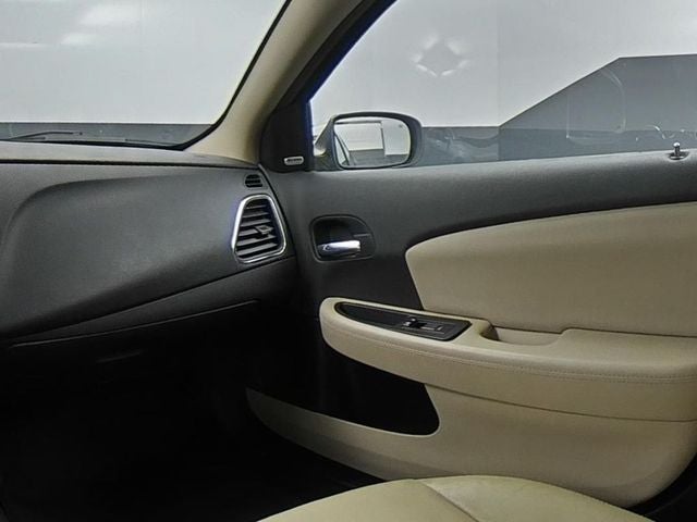 2013 Chrysler 200 Limited