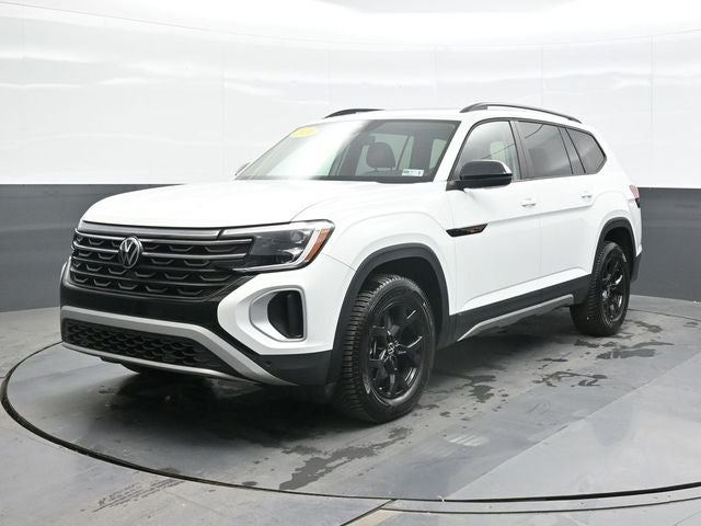 2024 Volkswagen Atlas 2.0T Peak Edition SE w/Technology