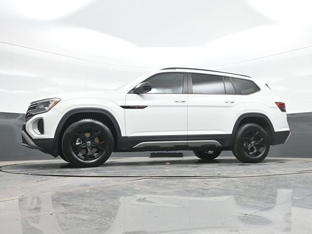 2024 Volkswagen Atlas 2.0T Peak Edition SE w/Technology