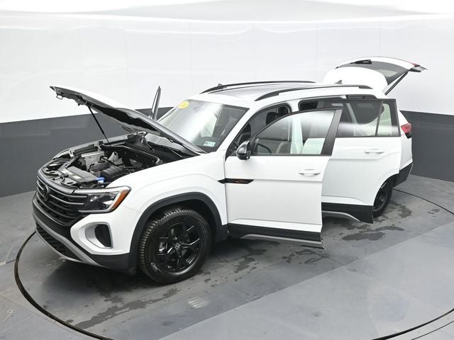 2024 Volkswagen Atlas 2.0T Peak Edition SE w/Technology