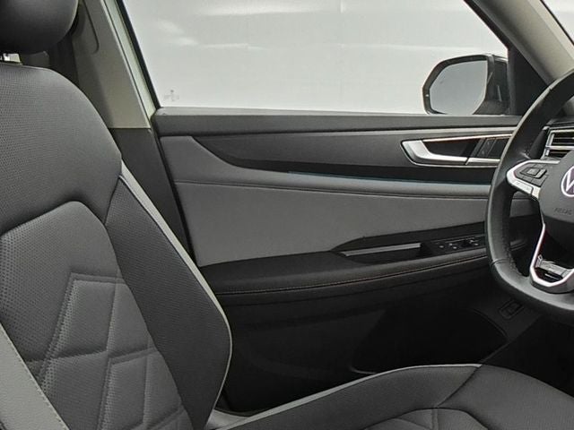 2024 Volkswagen Atlas 2.0T Peak Edition SE w/Technology