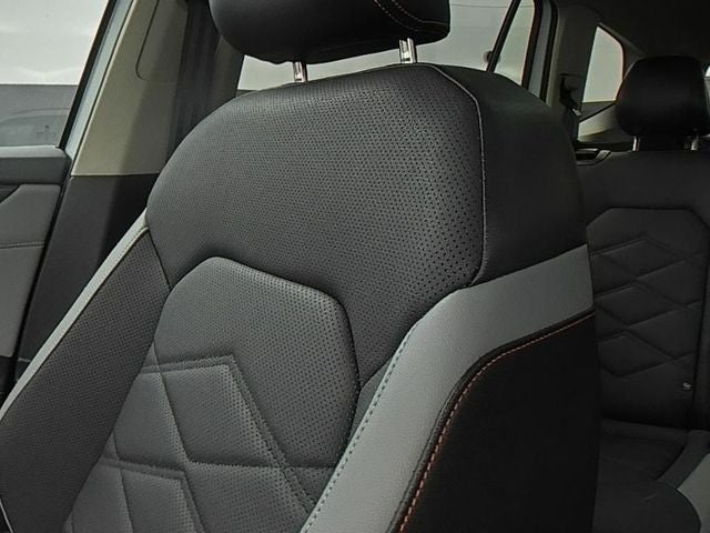 2024 Volkswagen Atlas 2.0T Peak Edition SE w/Technology