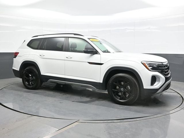 2024 Volkswagen Atlas 2.0T Peak Edition SE w/Technology