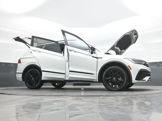 2022 Volkswagen Tiguan 2.0T SE R-Line Black