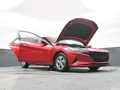 2023 Hyundai ELANTRA SE