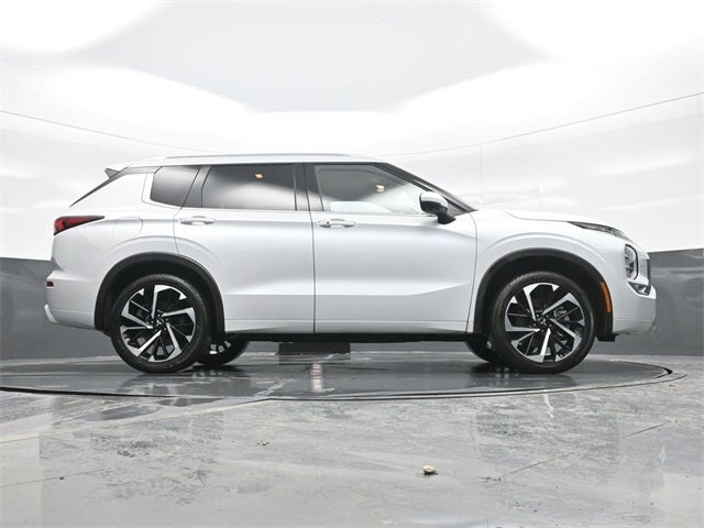 2024 Mitsubishi Outlander SEL
