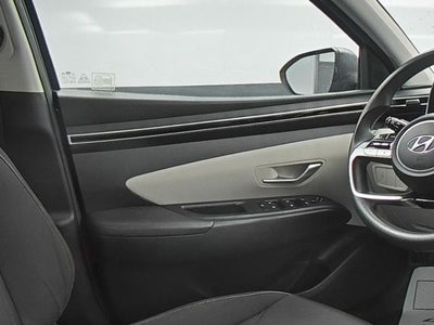 2022 Hyundai TUCSON SE