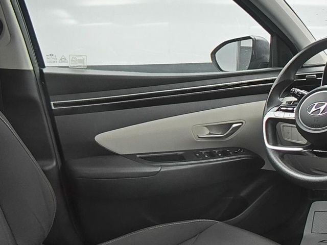 2022 Hyundai TUCSON SE