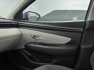 2022 Hyundai TUCSON SE