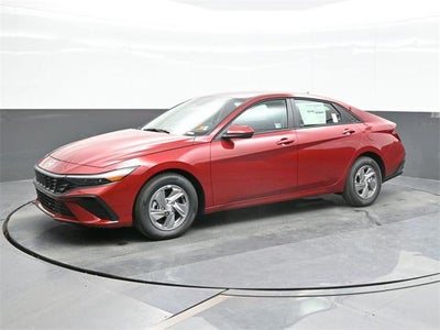 2025 Hyundai ELANTRA SE