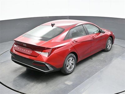 2025 Hyundai ELANTRA SE