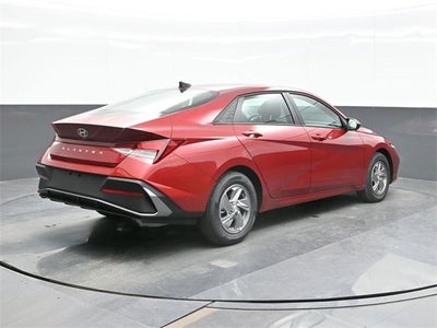 2025 Hyundai ELANTRA SE